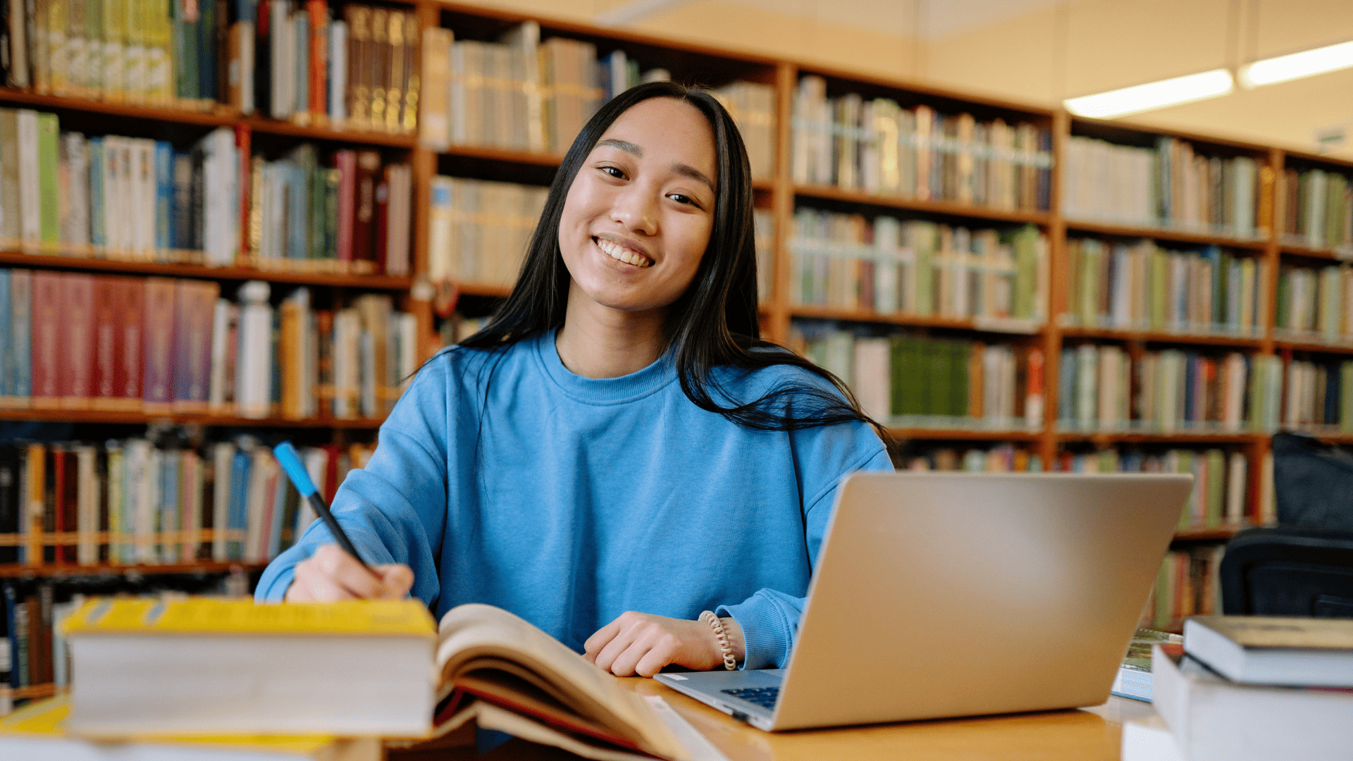 steam-hetel-fondo-estudiante